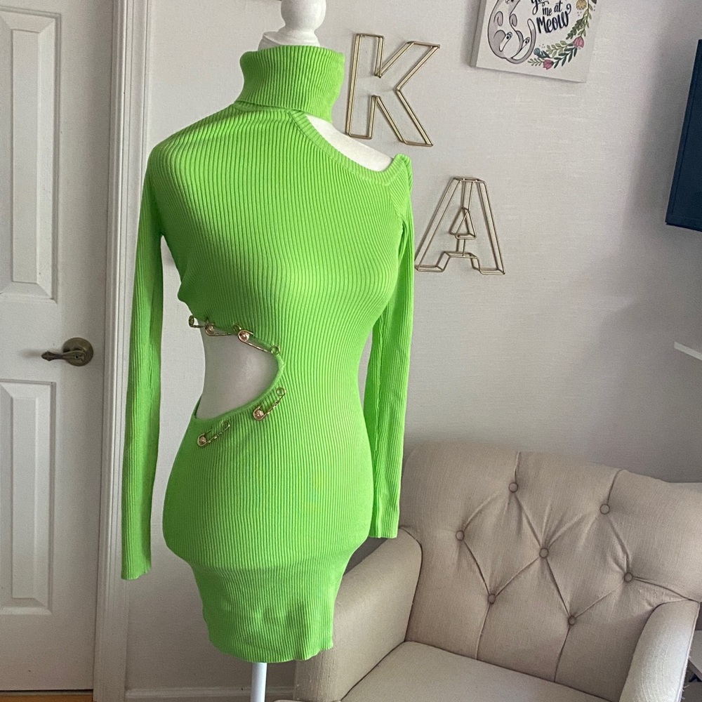 Chic Lime Green Cut-Out Dress